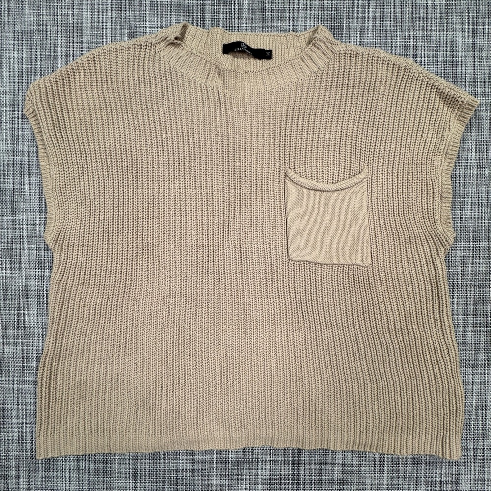 LILLUSORY Womens Medium Beige Cotton Knit Cap Sleeve Sweater Top Chest Pocket